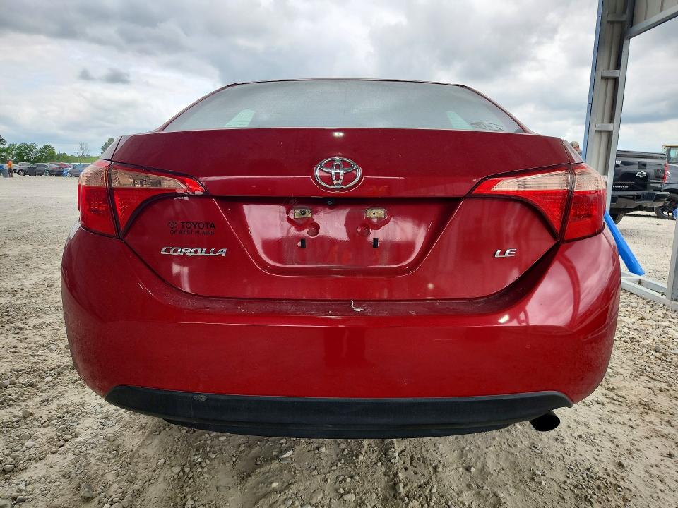 Снимка 6 от търг – 2018 TOYOTA COROLLA с VIN 5YFBURHE0JP767601