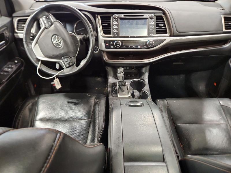 Photo 8 from auction – 2017 TOYOTA HIGHLANDER with VIN 5TDDZRFH6HS357667
