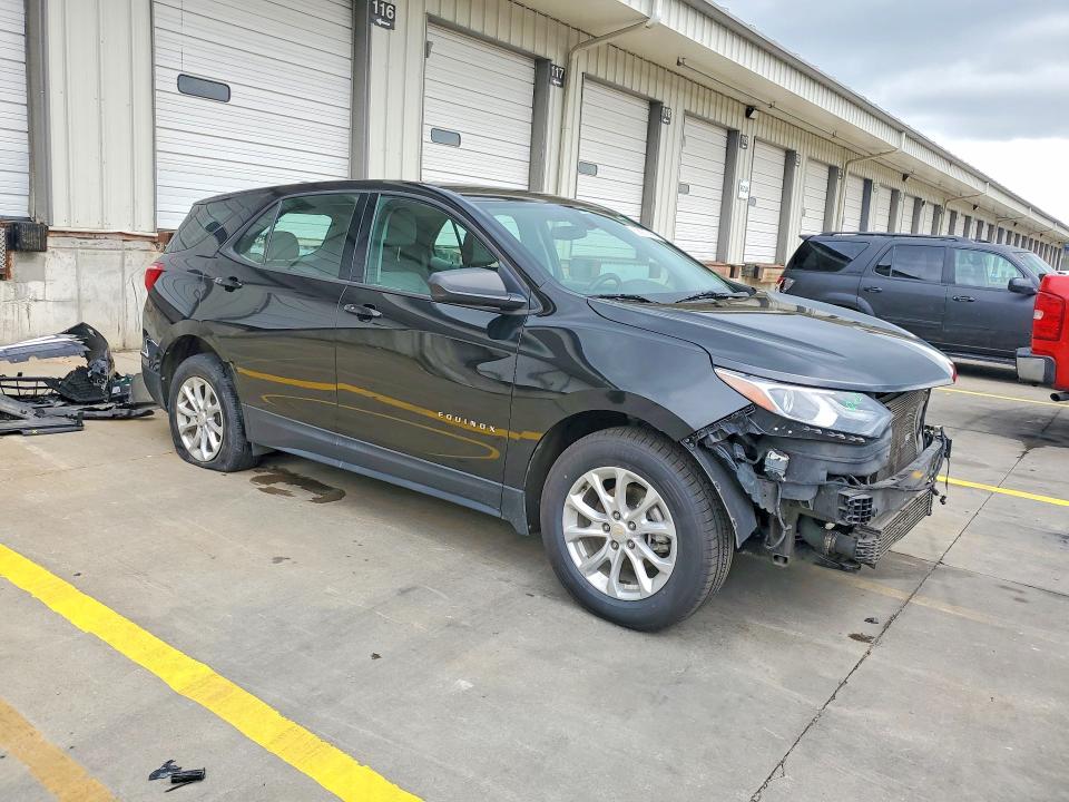 Photo 4 from auction – 2018 CHEVROLET EQUINOX with VIN 2GNAXREV6J6325485