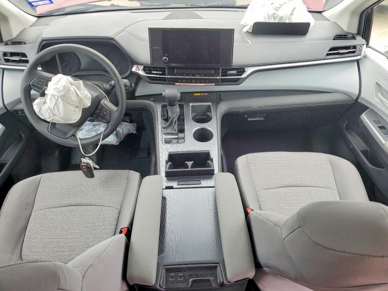 Photo 8 from auction – 2026 TOYOTA SIENNA with VIN 5TDKRKEC0TS311099