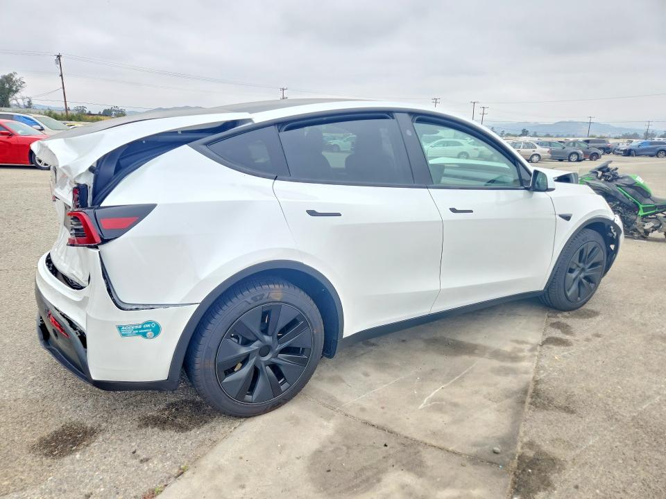 Photo 3 from auction – 2024 TESLA MODEL Y with VIN 7SAYGDED5RF096128