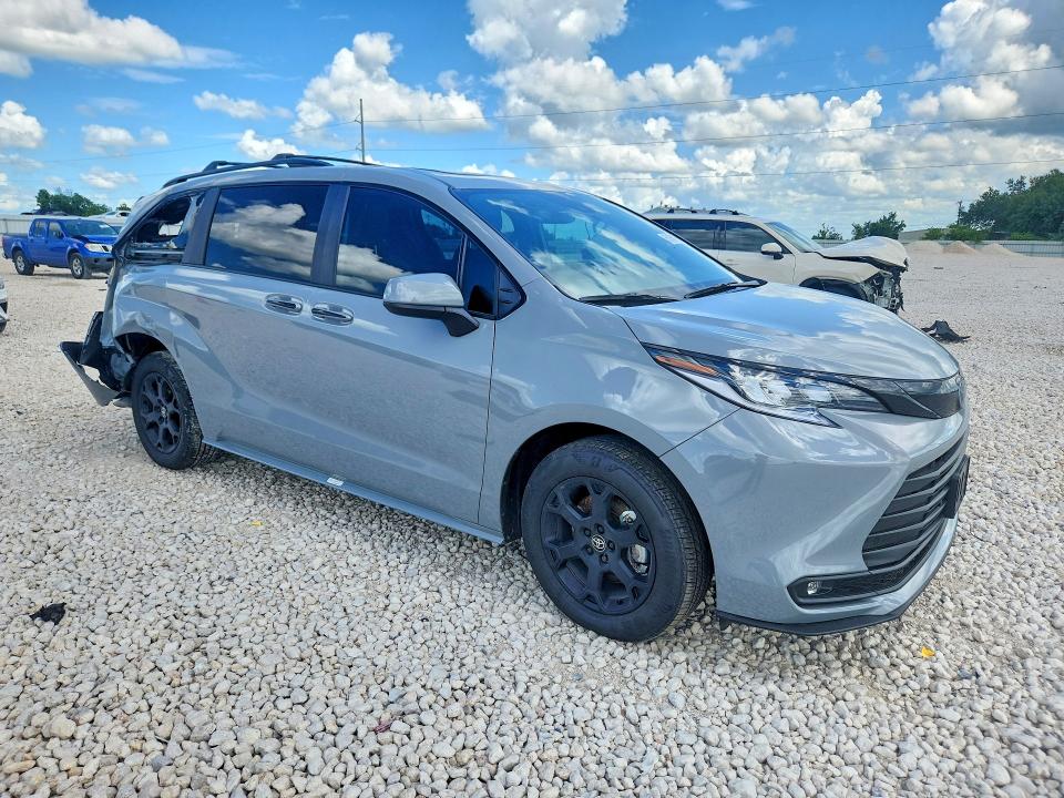 Photo 4 from auction – 2025 TOYOTA SIENNA with VIN 5TDCSKFC7SS221986