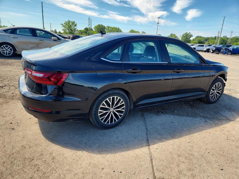 Photo 3 from auction – 2021 VOLKSWAGEN JETTA with VIN 3VWC57BU2MM007992