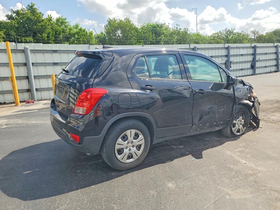 Photo 3 from auction – 2018 CHEVROLET TRAX with VIN 3GNCJKSB5JL417890