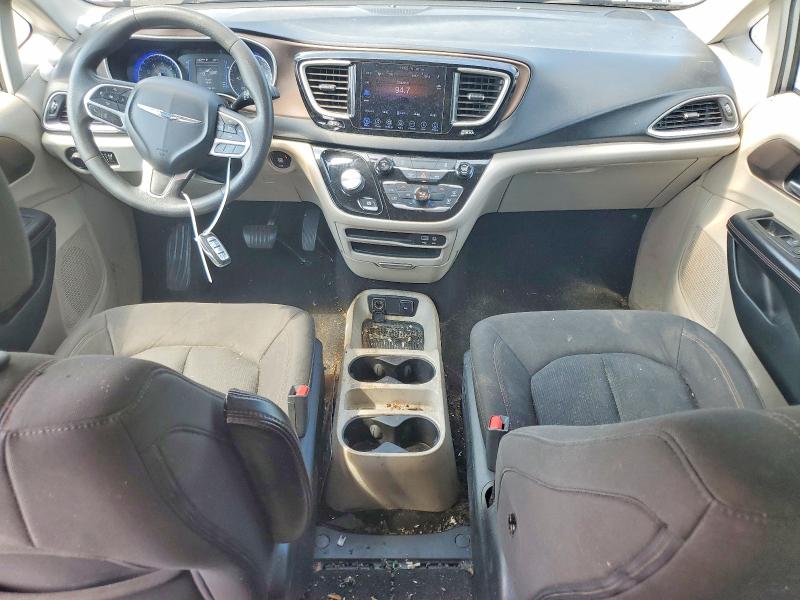 Photo 8 from auction – 2017 CHRYSLER PACIFICA with VIN 2C4RC1DG9HR702900
