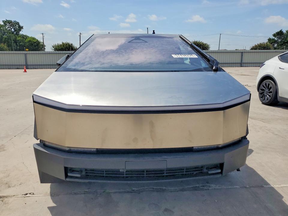Photo 5 from auction – 2025 TESLA CYBERTRUCK with VIN 7G2CEHEE2SA061608