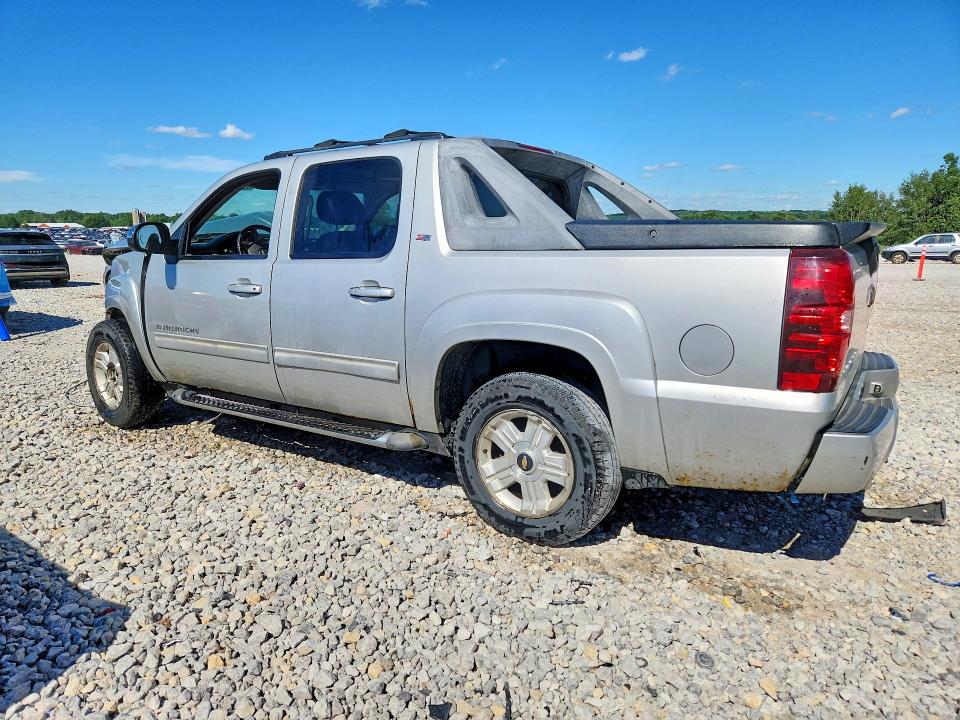 Photo 2 from auction – 2010 CHEVROLET AVALANCHE with VIN 3GNVKFE0XAG249535