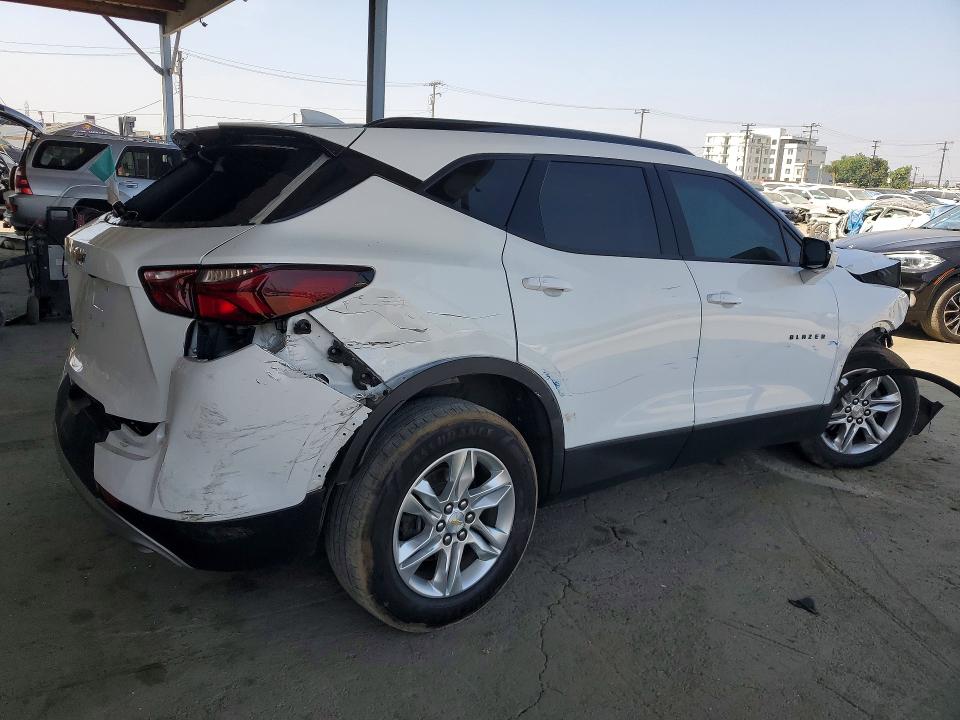 Photo 3 from auction – 2021 CHEVROLET BLAZER with VIN 3GNKBHRS8MS513914