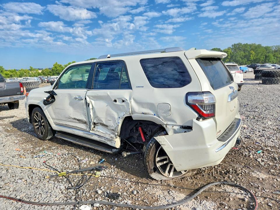 Photo 2 from auction – 2018 TOYOTA 4RUNNER with VIN JTEZU5JR9J5179418