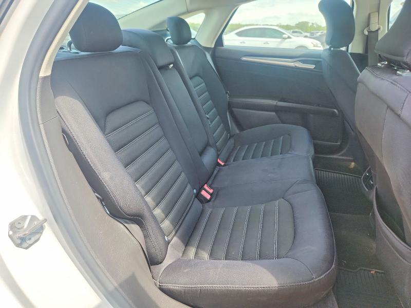 Zdjęcie 10 z aukcji – 2015 FORD FUSION z VIN 3FA6P0H74FR238701