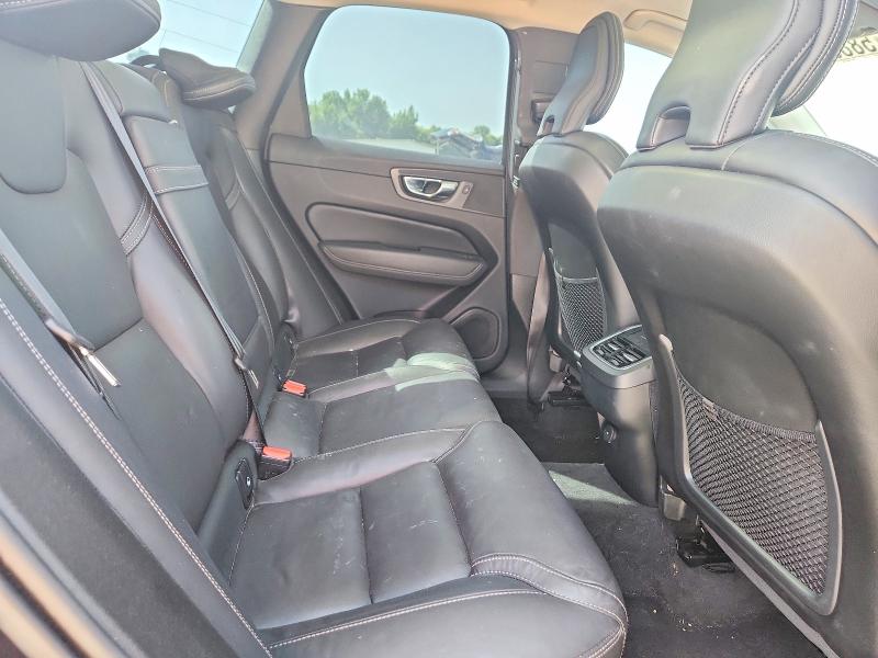 Снимка 11 от търг – 2021 VOLVO XC60 с VIN YV4102RL0M1821562