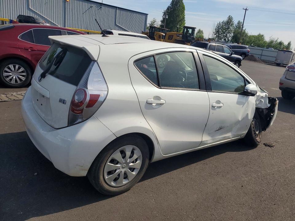 Photo 3 from auction – 2014 TOYOTA PRIUS C with VIN JTDKDTB30E1061291