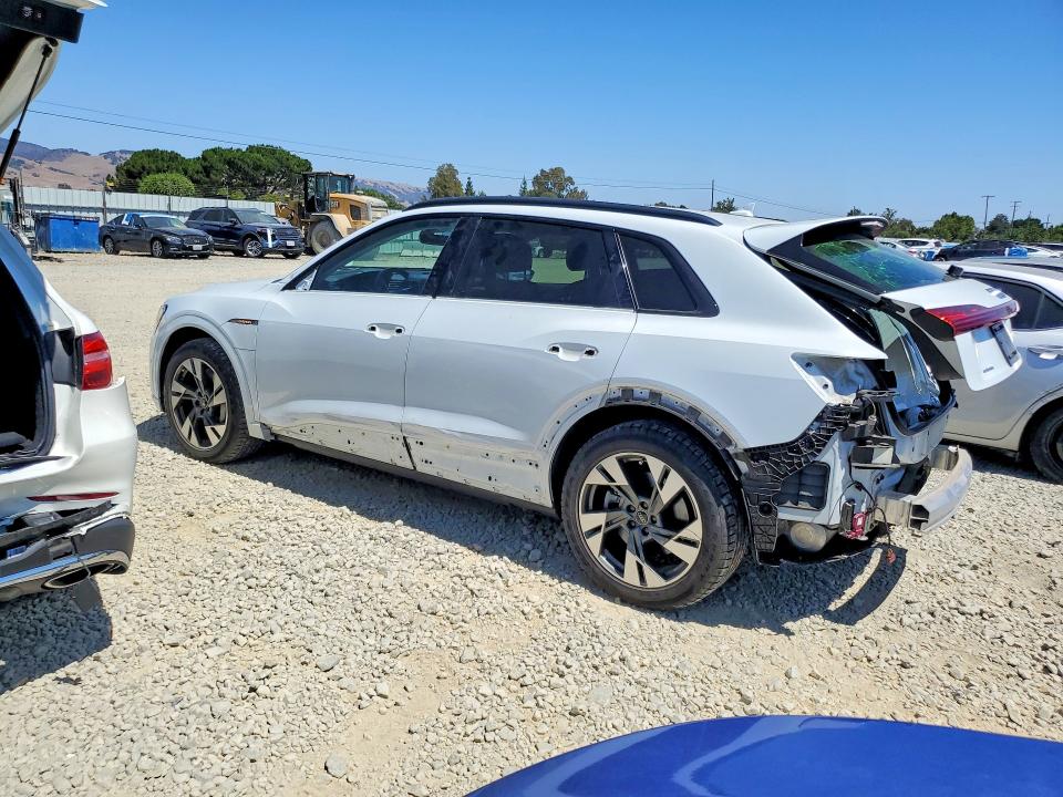 Photo 2 from auction – 2021 AUDI E-TRON with VIN WA1AAAGE4MB022841