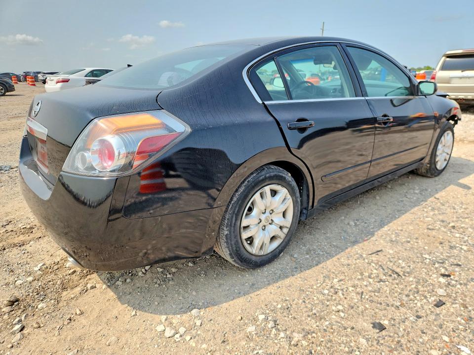 Photo 3 from auction – 2011 NISSAN ALTIMA with VIN 1N4AL2AP3BN502841