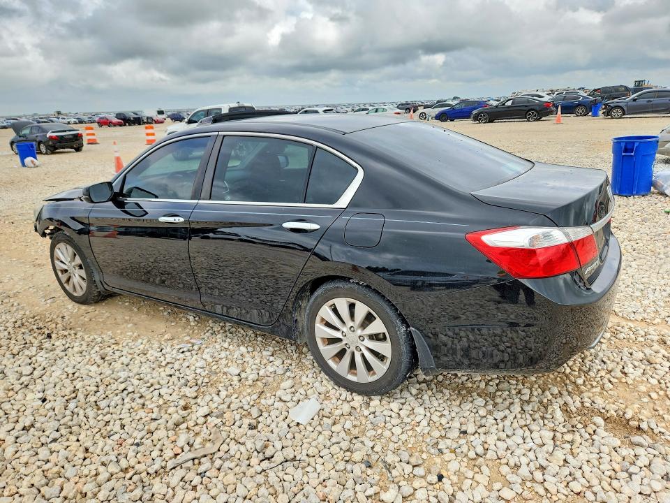 Photo 2 from auction – 2015 HONDA ACCORD with VIN 1HGCR2F74FA220152