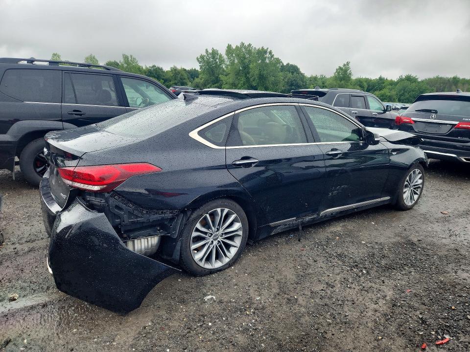 Photo 3 from auction – 2016 HYUNDAI GENESIS with VIN KMHGN4JE2GU137635