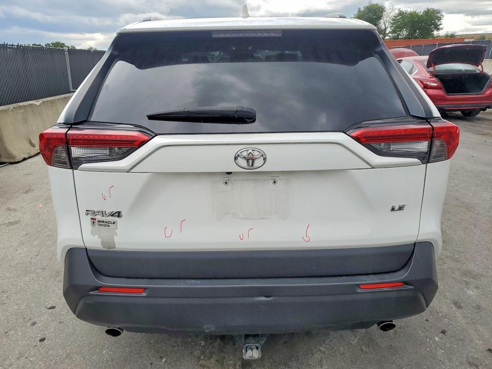 Photo 6 from auction – 2019 TOYOTA RAV4 with VIN JTMH1RFVXKJ011382