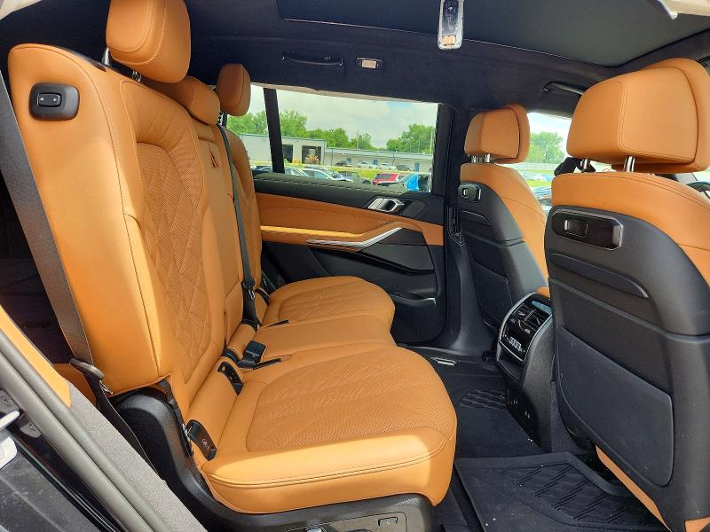 Photo 11 from auction – 2025 BMW X7 with VIN 5UX23EM05S9W78392