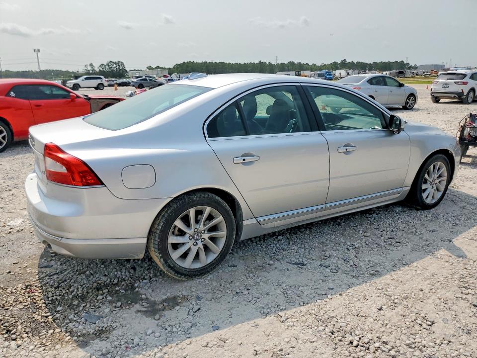 Photo 3 from auction – 2015 VOLVO S80 with VIN YV140MAK5F1188276