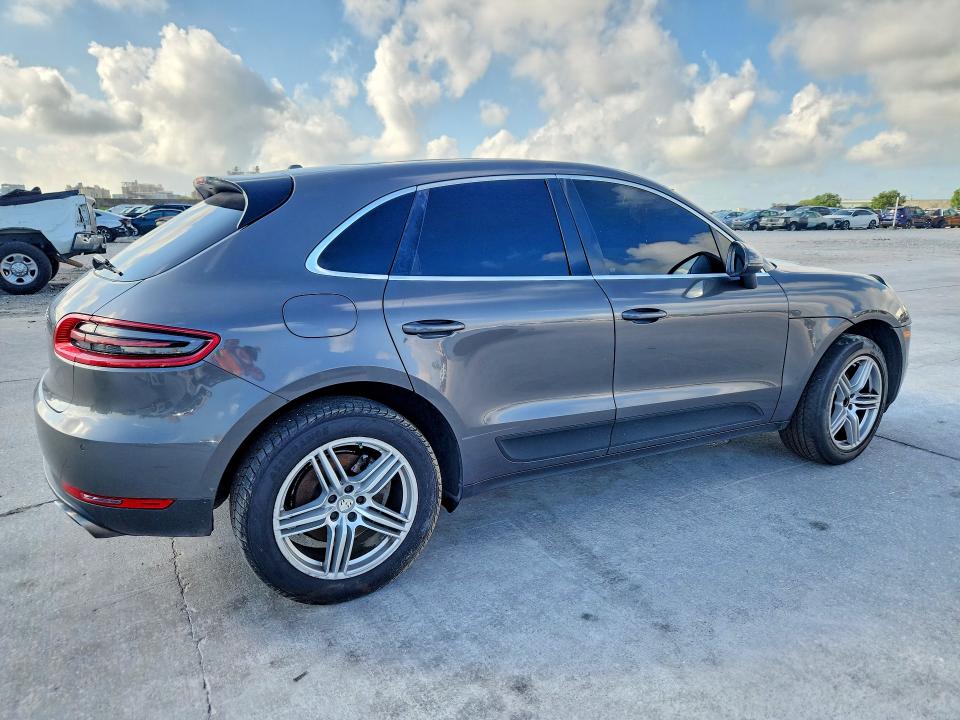 Photo 3 from auction – 2016 PORSCHE MACAN with VIN WP1AB2A5XGLB47521