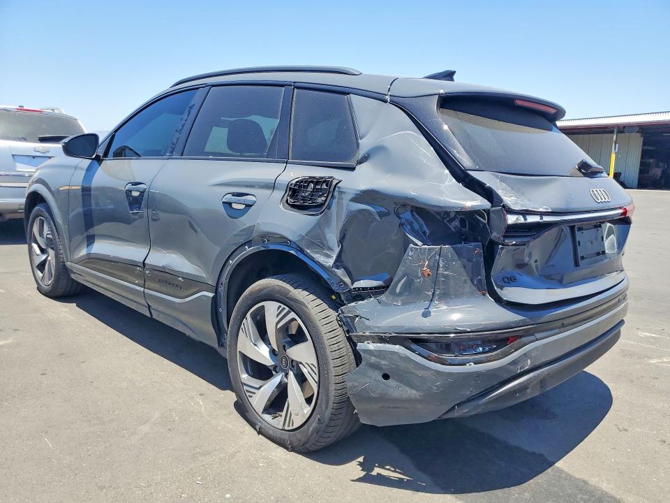 Фото 2 с аукциона – 2025 AUDI Q6 E-TRON с VIN WA124BGF8SA062840