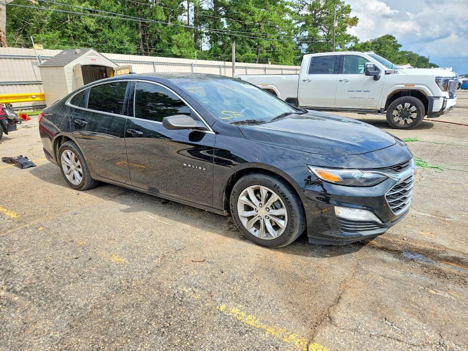 Photo 4 from auction – 2019 CHEVROLET MALIBU with VIN 1G1ZD5ST0KF106683