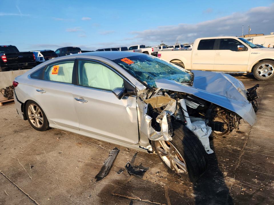 Photo 4 from auction – 2018 HYUNDAI SONATA with VIN 5NPE34AF4JH606817
