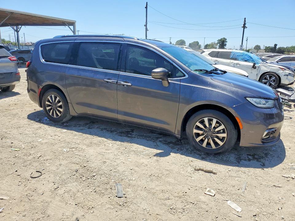 Photo 4 from auction – 2021 CHRYSLER PACIFICA with VIN 2C4RC1BG6MR512436