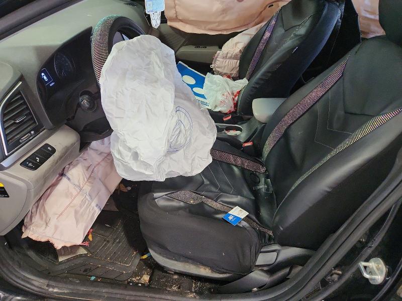 Photo 7 from auction – 2018 HYUNDAI ELANTRA with VIN 5NPD84LF2JH279005