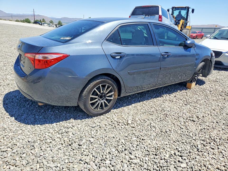 Фото 3 с аукциона – 2017 TOYOTA COROLLA с VIN 5YFBURHE0HP570664