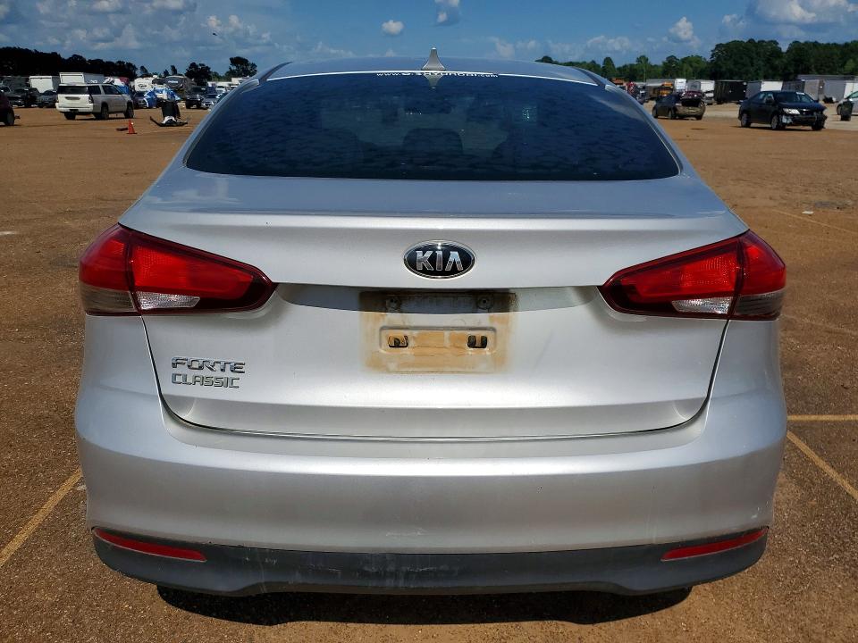 Photo 6 from auction – 2018 KIA FORTE with VIN 3KPFK4A75JE245831