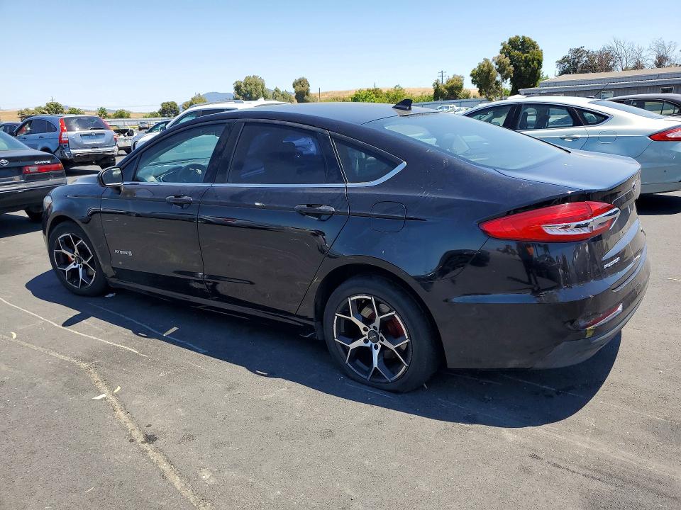 Zdjęcie 2 z aukcji – 2019 FORD FUSION z VIN 3FA6P0LU5KR175258