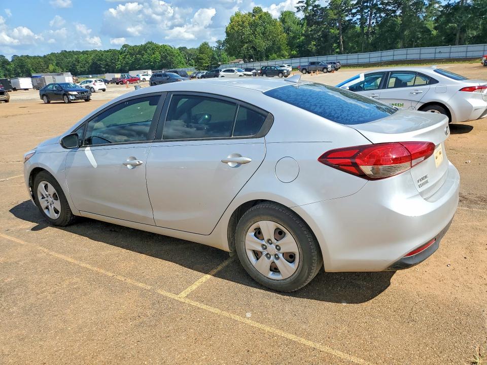 Photo 2 from auction – 2018 KIA FORTE with VIN 3KPFK4A75JE245831