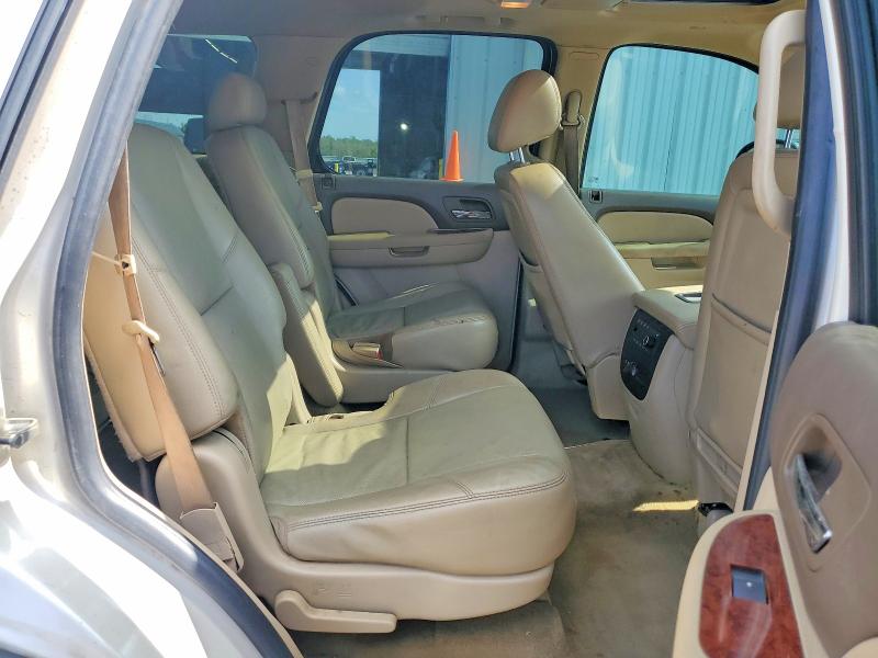 Photo 11 from auction – 2010 CHEVROLET TAHOE with VIN 1GNUCCE03AR175379