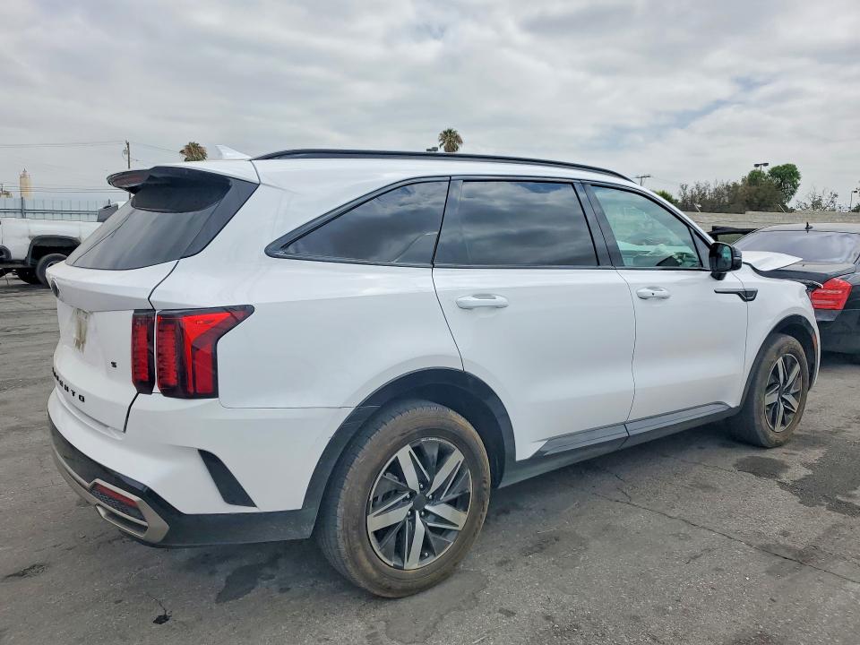 Photo 3 from auction – 2021 KIA SORENTO with VIN 5XYRL4LC7MG022248