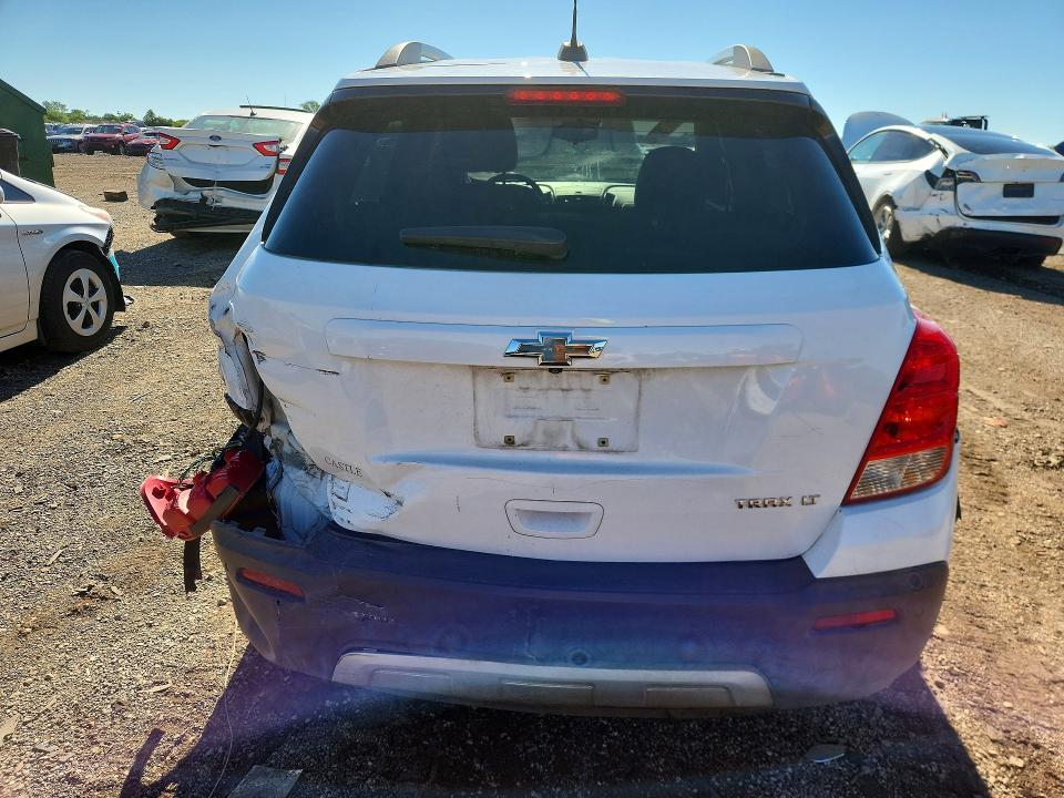 Photo 6 from auction – 2015 CHEVROLET TRAX with VIN 3GNCJLSB5FL256616