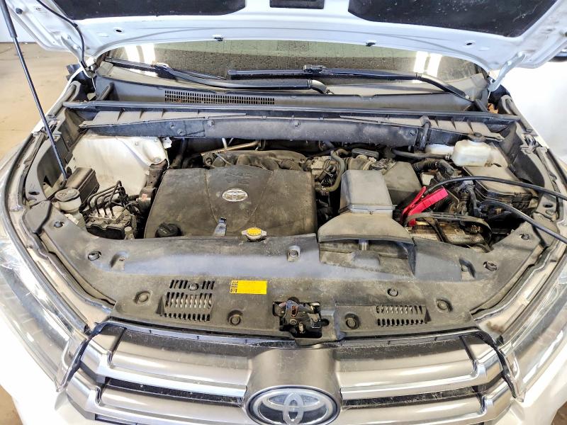 Photo 12 from auction – 2017 TOYOTA HIGHLANDER with VIN 5TDDZRFH4HS422743