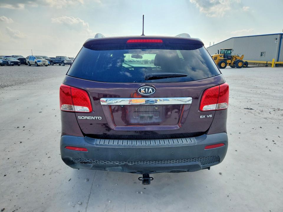 Photo 6 from auction – 2012 KIA SORENTO with VIN 5XYKU4A20CG201674