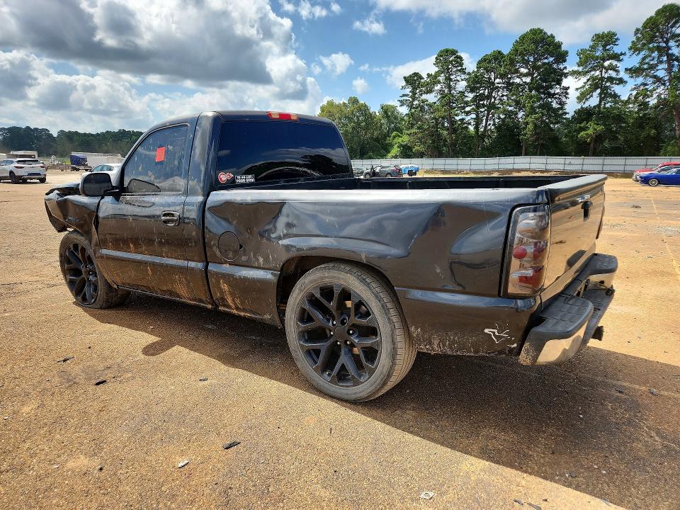 Photo 2 from auction – 2003 CHEVROLET SILVERADO with VIN 1GCEC14X53Z214699