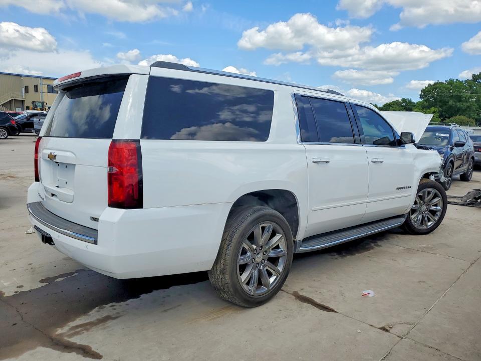 Photo 3 from auction – 2017 CHEVROLET SUBURBAN with VIN 1GNSKJKC6HR173049