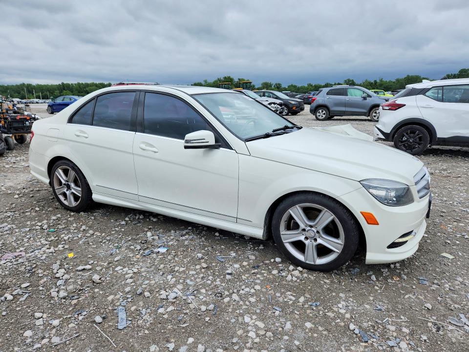 Photo 4 from auction – 2011 MERCEDES-BENZ C with VIN WDDGF8BB6BR163251