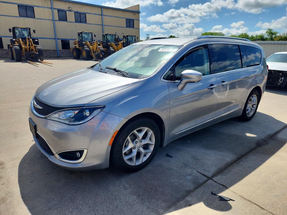 CHRYSLER PACIFICA 2018 with VIN 2C4RC1EG1JR350433 - Photo from auction