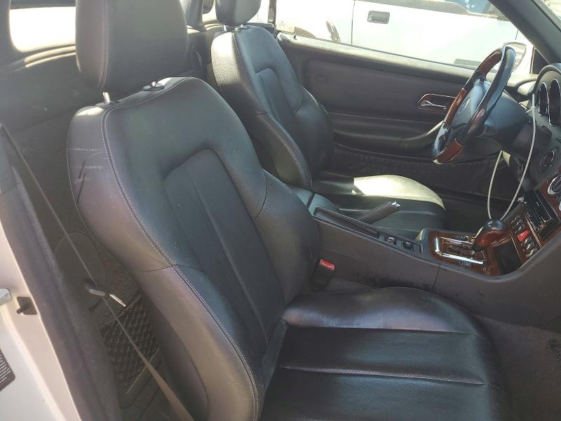 Photo 10 from auction – 2001 MERCEDES-BENZ SLK with VIN WDBKK65FX1F199140