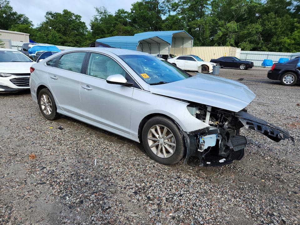 Photo 4 from auction – 2018 HYUNDAI SONATA with VIN 5NPE24AF6JH674474