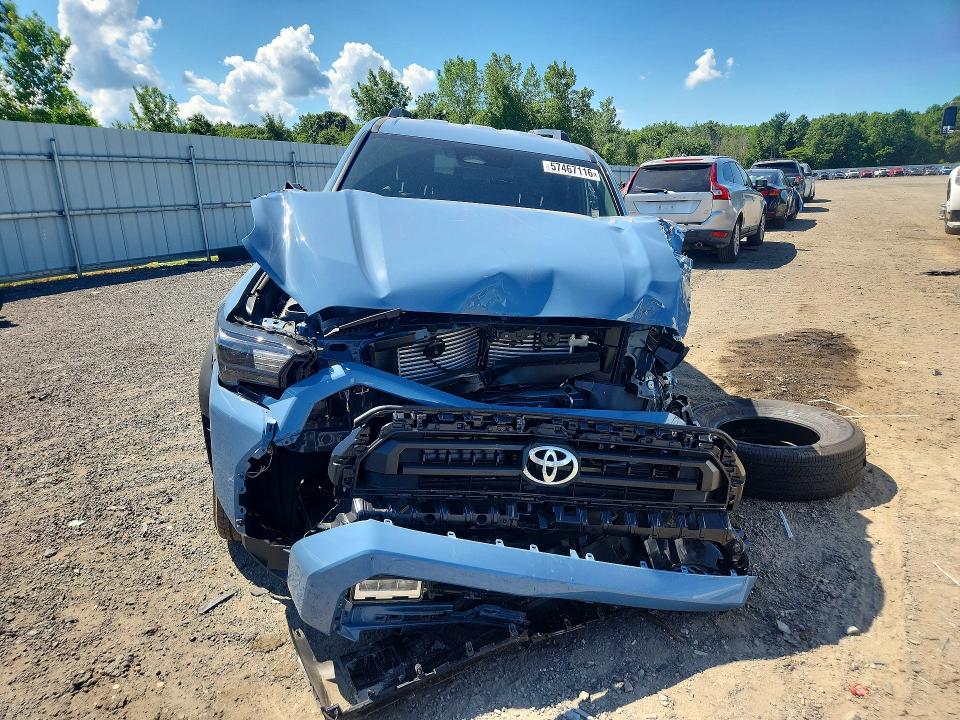 Photo 5 from auction – 2026 TOYOTA 4RUNNER with VIN JTEVA5BR4T5113092