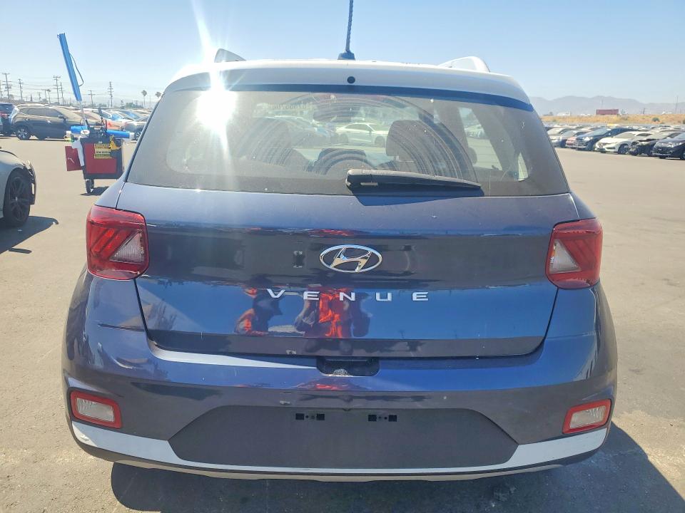Photo 6 from auction – 2023 HYUNDAI VENUE with VIN KMHRC8A35PU266716