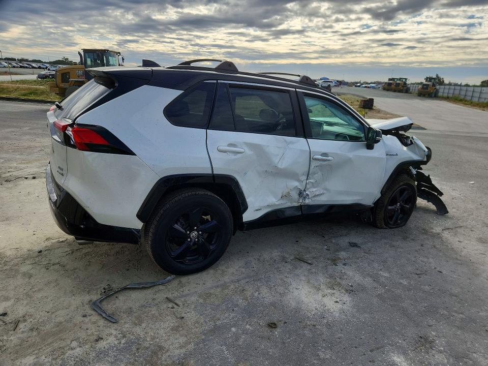 Photo 3 from auction – 2021 TOYOTA RAV4 with VIN 2T3E6RFV1MW022599