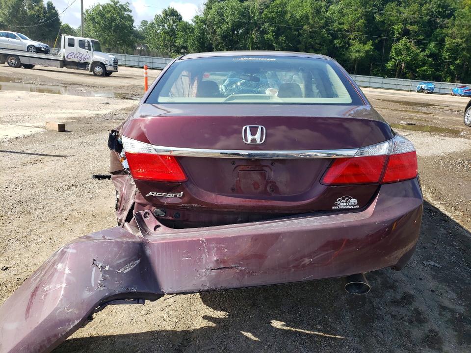 Photo 6 from auction – 2015 HONDA ACCORD with VIN 1HGCR2F34FA172052
