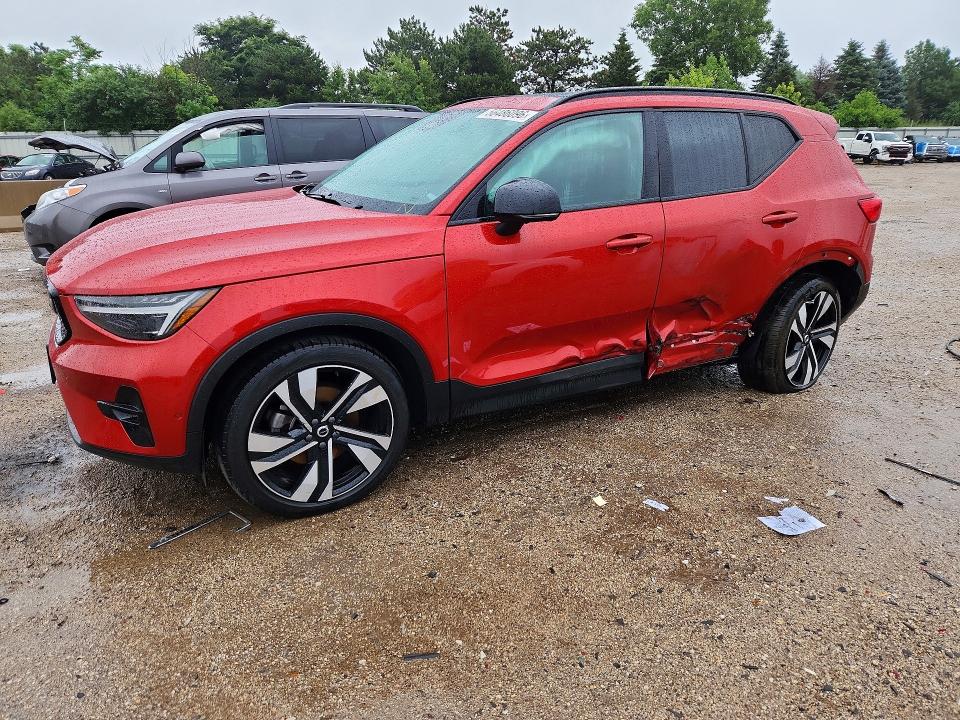VOLVO XC40 2023 с VIN YV4L12UX9P2953556 - Снимка от търг