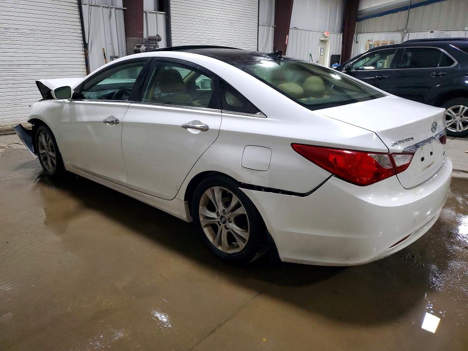 Photo 2 from auction – 2012 HYUNDAI SONATA with VIN 5NPEC4AC9CH402331